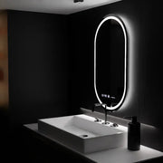 Specchio ovale a LED, 60x80 cm, Eminence MotionGlow Marcello, sistema antiappannamento, orologio e termometro, specchi Marcello dimmerabili Titolo predefinito Alessandro Design