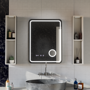 Ulrich LED Touch Mirror Sistema antiappannamento, orologio e temperatura 75x90 cm Cornice nera Specchi ingranditori cosmetici spazzolati Korman S Titolo predefinito Alessandro Design