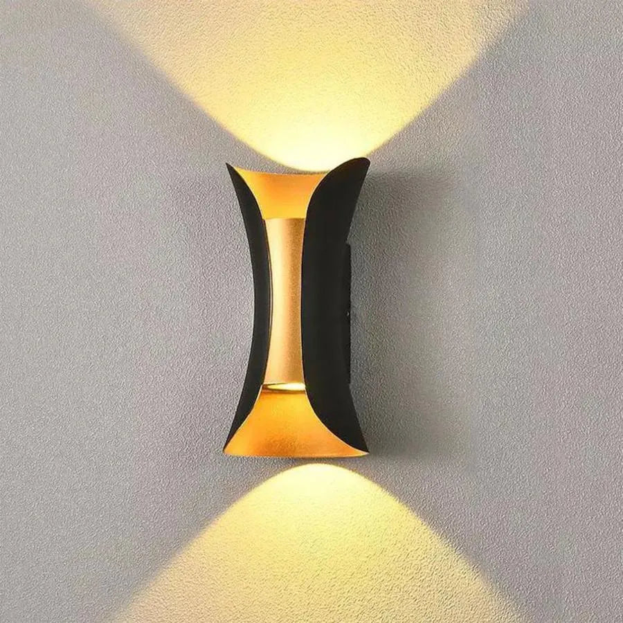 Lampada da parete per esterno LED Pauline 2, 10W, 20x10, 3000K, Metallo, Nero e Oro Lampade da parete per esterno Titolo predefinito Alessandro Design