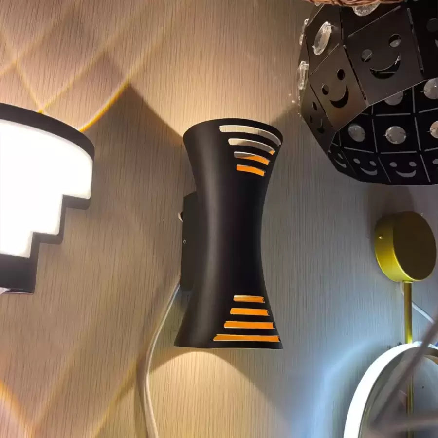 Lampada da parete a LED per esterni Brycen 10W Lampada da parete per esterni in oro nero Titolo predefinito Alessandro Design
