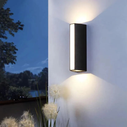 Lampada da parete per esterno a LED Carina, 20W, Nero, 3000K, Metallo Lampade da parete per esterno Titolo predefinito Alessandro Design
