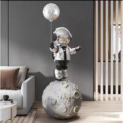 Lampada LED Astronauta in Resina Argento Veioze & Titolo Default Lampada Design Alessandro