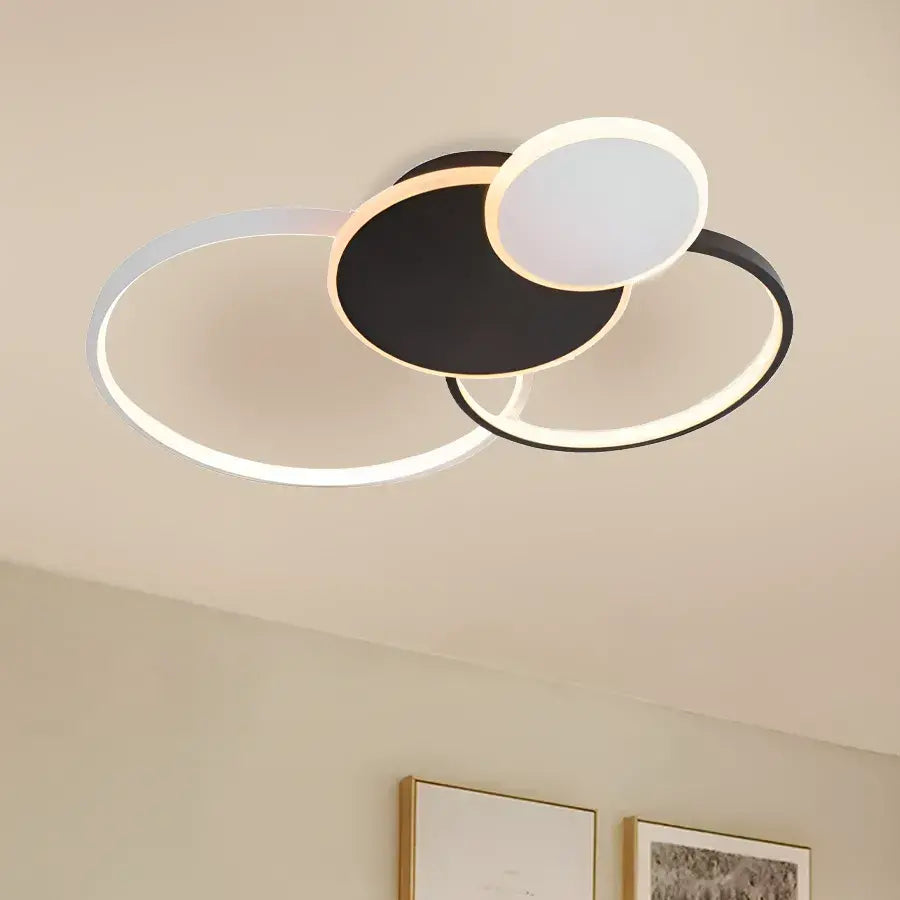Lampadario LED con telecomando KILLIAN 80W, 4 Cerchi, Luce Fredda/Calda/Neutra, Dimmerabile, Lampadari LED Bianco Nero con Telecomando Titolo predefinito Alessandro Design