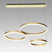 Lampadario LED a sospensione con telecomando PERU 150W, 3 Cerchi, Luce Fredda/Calda/Neutra, Dimmerabile, Oro Lucido, Altezza Regolabile Lampadari Moderni Titolo predefinito Alessandro Design