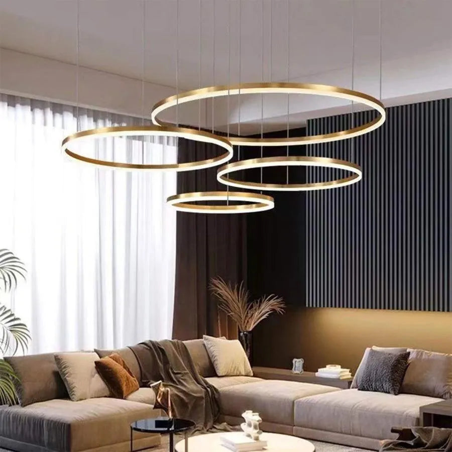 Lampadario LED a sospensione con telecomando ADELAIDA 226W, 4 Cerchi, Luce Fredda/Calda/Neutra, Dimmerabile, Oro Lucido, Altezza Regolabile Lampadari Moderni Titolo predefinito Alessandro Design