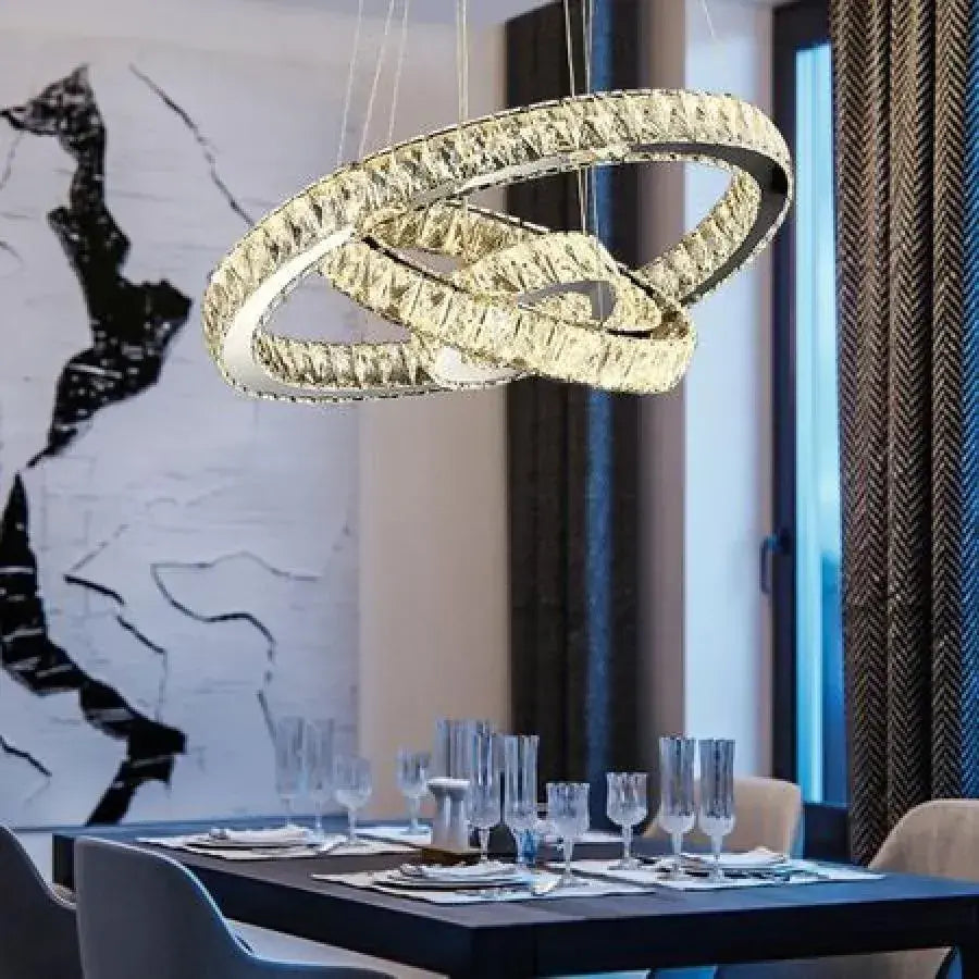 Lampadario LED a Sospensione con telecomando e cristallo TEATRU 36W, 3 Cerchi, Luce Fredda/Calda/Neutra, Dimmerabile, Cromo Lucido, Altezza Regolabile Lampadari LED in Cristallo Titolo predefinito Alessandro Design