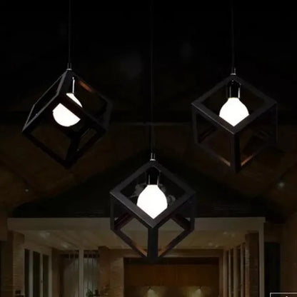 Lampadario a forma di cubo, STRUKTUR Linear Trio, 3x E27, Nero, Lucentezza del metallo Titolo predefinito industriale Alessandro Design