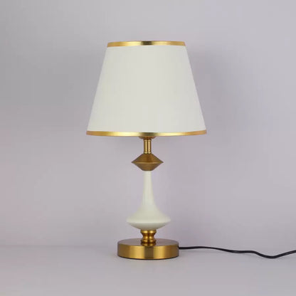 Lampada Nevaeh 1x E27 Lampade e lampade in oro bianco Titolo predefinito Alessandro Design