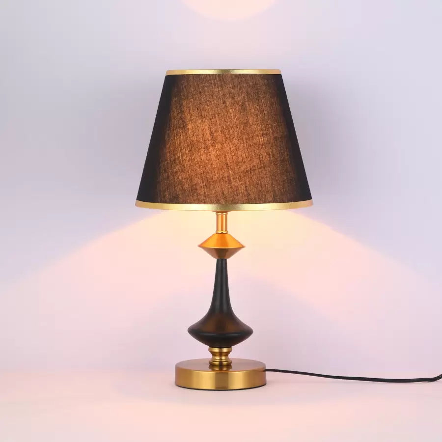 Veioza Shreya 1x E27 Nero Oro Veioze e lampada da terra Titolo predefinito Alessandro Design